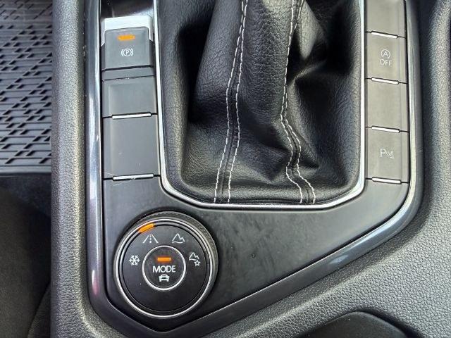 2022 WHITE /Titan Black Volkswagen Tiguan 2.0T SE R-Line Black (3VV8B7AX0NM) with an 2L I-4 gasoline direct injection engine, AUTOMATIC transmission, located at 1235 N Woodruff Ave., Idaho Falls, 83401, (208) 523-1053, 43.507172, -112.000488 - Photo#52