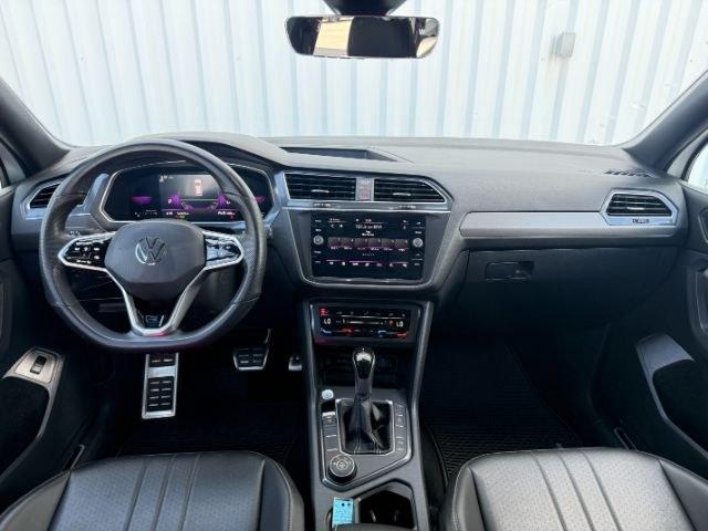 2022 WHITE /Titan Black Volkswagen Tiguan 2.0T SE R-Line Black (3VV8B7AX0NM) with an 2L I-4 gasoline direct injection engine, AUTOMATIC transmission, located at 1235 N Woodruff Ave., Idaho Falls, 83401, (208) 523-1053, 43.507172, -112.000488 - Photo#58