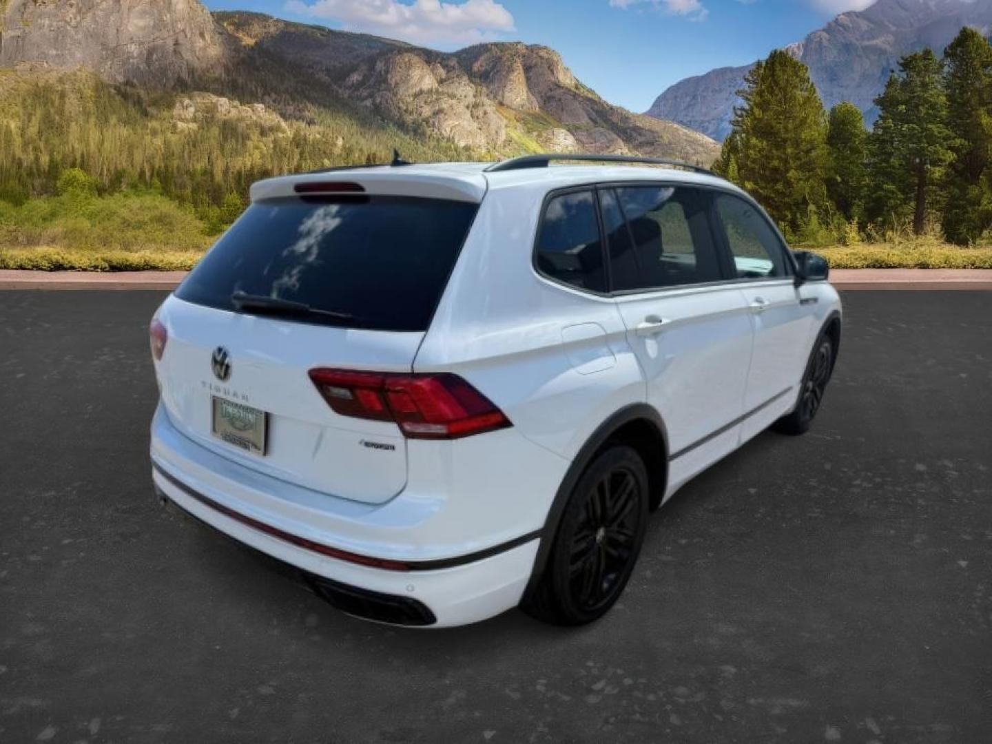 2022 WHITE /Titan Black Volkswagen Tiguan (3VV8B7AX0NM) with an 2L I-4 gasoline direct injection engine, Automatic transmission, located at 1175 N Woodruff Ave, Idaho Falls, ID, 83401, 43.506901, -111.999657 - At Timberline Auto, finding a great deal on your next vehicle is always easy! Our experienced sales staff goal is to help find you the right vehicle at the right price! Our knowledgeable finance department has options for almost any credit score. We offer extended service contract options to prot - Photo#8