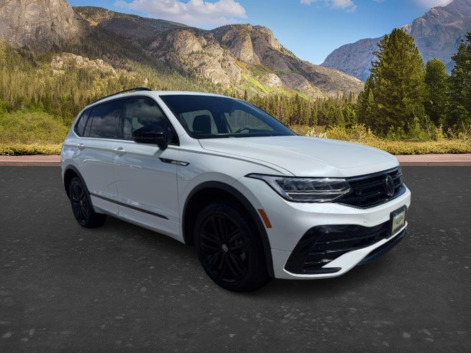 2022 WHITE /Titan Black Volkswagen Tiguan 2.0T SE R-Line Black (3VV8B7AX0NM) with an 2L I-4 gasoline direct injection engine, AUTOMATIC transmission, located at 1235 N Woodruff Ave., Idaho Falls, 83401, (208) 523-1053, 43.507172, -112.000488 - Photo#10