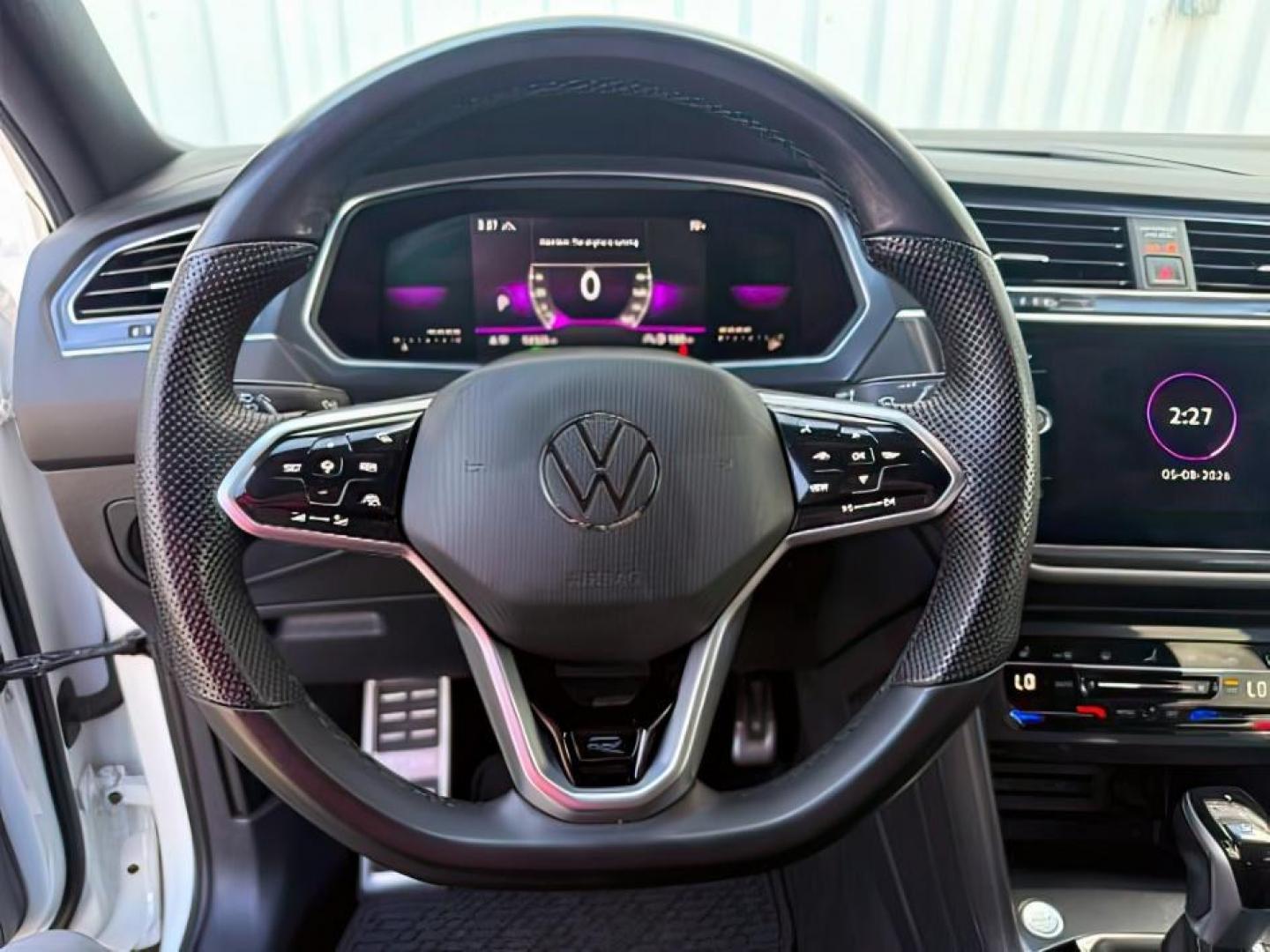 2022 WHITE /Titan Black Volkswagen Tiguan (3VV8B7AX0NM) with an 2L I-4 gasoline direct injection engine, Automatic transmission, located at 1175 N Woodruff Ave, Idaho Falls, ID, 83401, 43.506901, -111.999657 - At Timberline Auto, finding a great deal on your next vehicle is always easy! Our experienced sales staff goal is to help find you the right vehicle at the right price! Our knowledgeable finance department has options for almost any credit score. We offer extended service contract options to prot - Photo#16