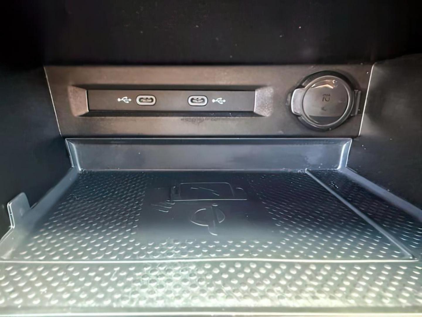 2022 WHITE /Titan Black Volkswagen Tiguan (3VV8B7AX0NM) with an 2L I-4 gasoline direct injection engine, Automatic transmission, located at 1175 N Woodruff Ave, Idaho Falls, ID, 83401, 43.506901, -111.999657 - At Timberline Auto, finding a great deal on your next vehicle is always easy! Our experienced sales staff goal is to help find you the right vehicle at the right price! Our knowledgeable finance department has options for almost any credit score. We offer extended service contract options to prot - Photo#20