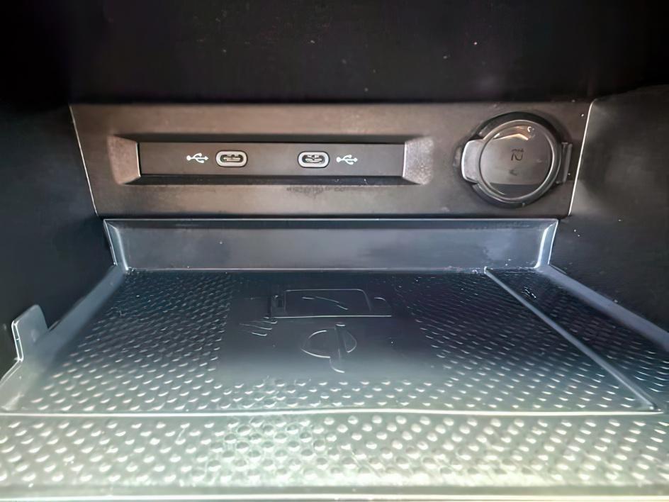 2022 WHITE /Titan Black Volkswagen Tiguan 2.0T SE R-Line Black (3VV8B7AX0NM) with an 2L I-4 gasoline direct injection engine, AUTOMATIC transmission, located at 1235 N Woodruff Ave., Idaho Falls, 83401, (208) 523-1053, 43.507172, -112.000488 - Photo#20