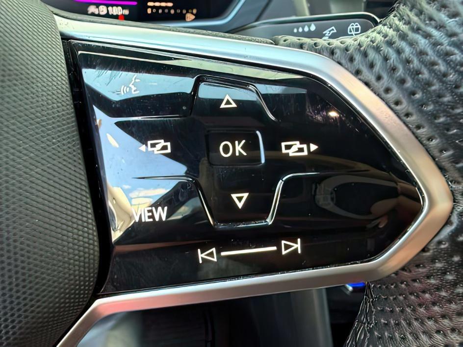 2022 WHITE /Titan Black Volkswagen Tiguan 2.0T SE R-Line Black (3VV8B7AX0NM) with an 2L I-4 gasoline direct injection engine, AUTOMATIC transmission, located at 1235 N Woodruff Ave., Idaho Falls, 83401, (208) 523-1053, 43.507172, -112.000488 - Photo#23