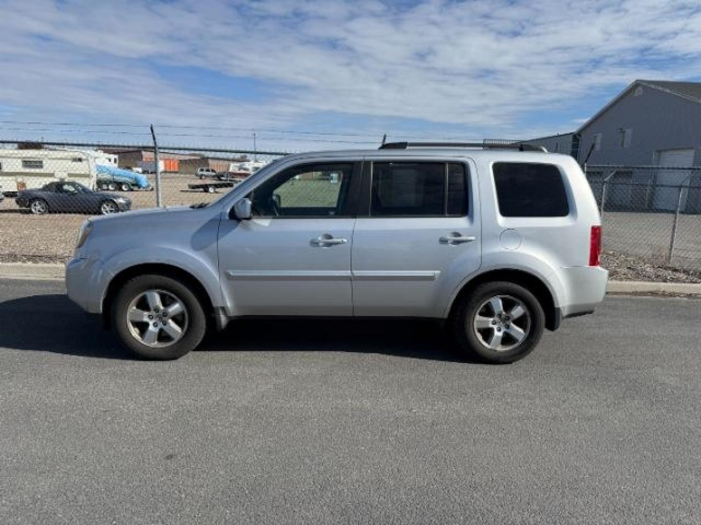 2010 SILVER /Black Honda Pilot (5FNYF4H57AB) with an 35L V-6 i-VTEC VCM variable valve control engine, Automatic transmission, located at 1175 N Woodruff Ave, Idaho Falls, ID, 83401, 43.506901, -111.999657 - At Timberline Auto, finding a great deal on your next vehicle is always easy! Our experienced sales staff goal is to help find you the right vehicle at the right price! Our knowledgeable finance department has options for almost any credit score. We offer extended service contract options to prot - Photo#0