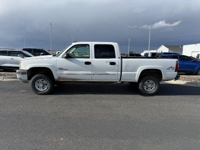 2004 WHITE /Medium Gray Chevrolet Silverado 2500HD (1GCHK23284F) with an Duramax 66L V-8 diesel direct injection engine, Automatic transmission, located at 1175 N Woodruff Ave, Idaho Falls, ID, 83401, 43.506901, -111.999657 - At Timberline Auto, finding a great deal on your next vehicle is always easy! Our experienced sales staff goal is to help find you the right vehicle at the right price! Our knowledgeable finance department has options for almost any credit score. We offer extended service contract options to prot - Photo#1
