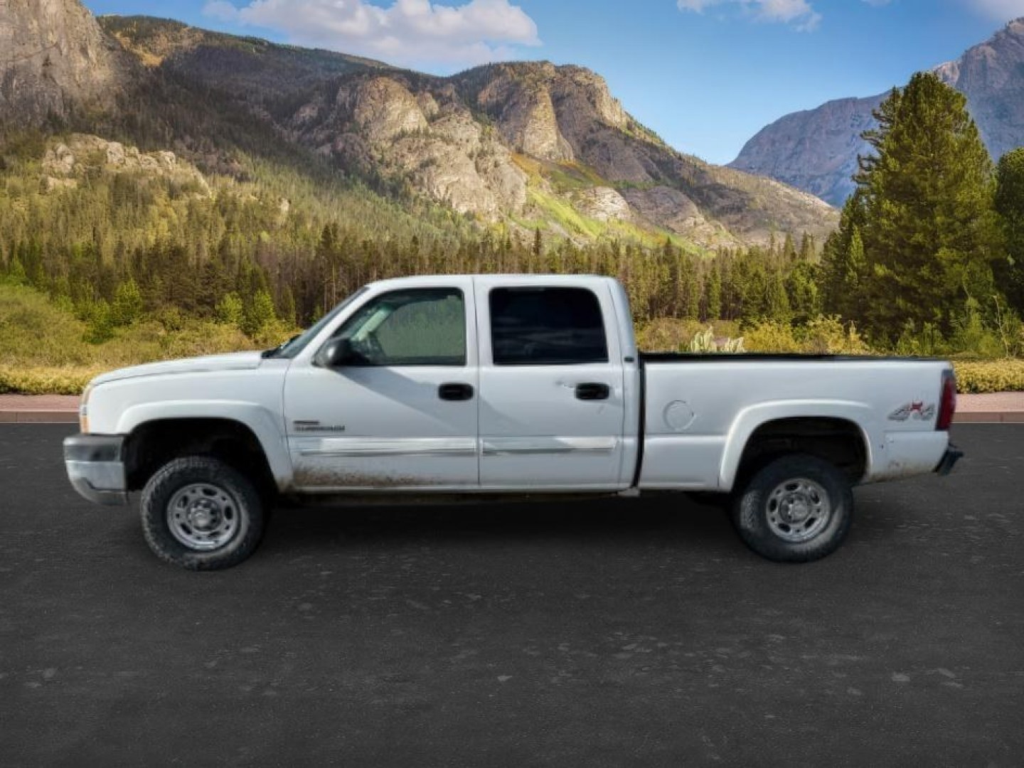 2004 WHITE /Medium Gray Chevrolet Silverado 2500HD (1GCHK23284F) with an Duramax 66L V-8 diesel direct injection engine, Automatic transmission, located at 1175 N Woodruff Ave, Idaho Falls, ID, 83401, 43.506901, -111.999657 - Photo#0