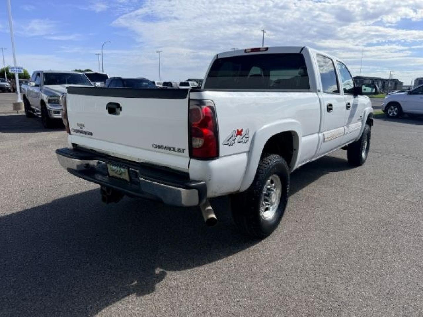 2004 WHITE /Medium Gray Chevrolet Silverado 2500HD (1GCHK23284F) with an Duramax 66L V-8 diesel direct injection engine, Automatic transmission, located at 1175 N Woodruff Ave, Idaho Falls, ID, 83401, 43.506901, -111.999657 - At Timberline Auto, finding a great deal on your next vehicle is always easy! Our experienced sales staff goal is to help find you the right vehicle at the right price! Our knowledgeable finance department has options for almost any credit score. We offer extended service contract options to prot- Photo#30