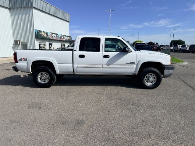 2004 WHITE /Medium Gray Chevrolet Silverado 2500HD LT (1GCHK23284F) with an Duramax 6.6L V-8 diesel direct injection engine, AUTOMATIC transmission, located at 1235 N Woodruff Ave., Idaho Falls, 83401, (208) 523-1053, 43.507172, -112.000488 - At Timberline Auto, finding a great deal on your next vehicle is always easy! Our experienced sales staff goal is to help find you the right vehicle at the right price! Our knowledgeable finance department has options for almost any credit score. We offer extended service contract options to prot- Photo#31