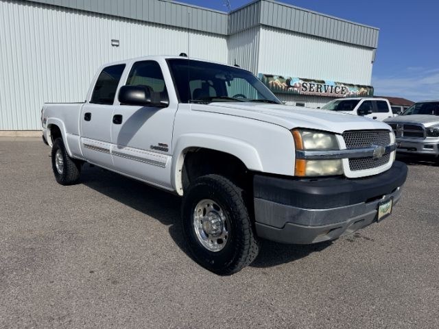 2004 WHITE /Medium Gray Chevrolet Silverado 2500HD LT (1GCHK23284F) with an Duramax 6.6L V-8 diesel direct injection engine, AUTOMATIC transmission, located at 1235 N Woodruff Ave., Idaho Falls, 83401, (208) 523-1053, 43.507172, -112.000488 - At Timberline Auto, finding a great deal on your next vehicle is always easy! Our experienced sales staff goal is to help find you the right vehicle at the right price! Our knowledgeable finance department has options for almost any credit score. We offer extended service contract options to prot- Photo#32