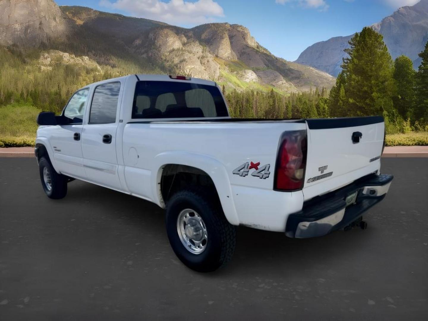 2004 WHITE /Medium Gray Chevrolet Silverado 2500HD (1GCHK23284F) with an Duramax 66L V-8 diesel direct injection engine, Automatic transmission, located at 1175 N Woodruff Ave, Idaho Falls, ID, 83401, 43.506901, -111.999657 - At Timberline Auto, finding a great deal on your next vehicle is always easy! Our experienced sales staff goal is to help find you the right vehicle at the right price! Our knowledgeable finance department has options for almost any credit score. We offer extended service contract options to prot- Photo#2