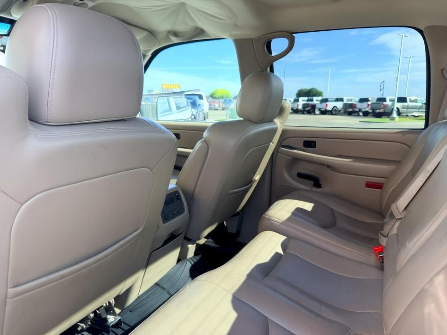 2004 WHITE /Medium Gray Chevrolet Silverado 2500HD (1GCHK23284F) with an Duramax 66L V-8 diesel direct injection engine, Automatic transmission, located at 1175 N Woodruff Ave, Idaho Falls, ID, 83401, 43.506901, -111.999657 - At Timberline Auto, finding a great deal on your next vehicle is always easy! Our experienced sales staff goal is to help find you the right vehicle at the right price! Our knowledgeable finance department has options for almost any credit score. We offer extended service contract options to prot- Photo#24