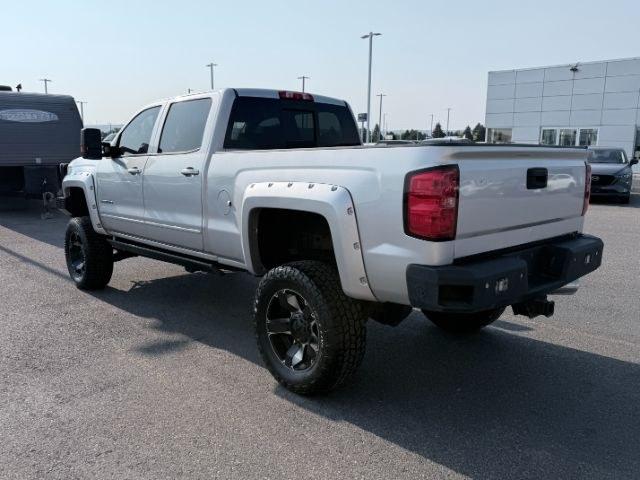 2015 SILVER /Dark Ash/Jet Black Chevrolet Silverado 3500HD (1GC4KZC85FF) with an 66L V8 16V OHV TURBO DIESEL engine, Automatic transmission, located at 1175 N Woodruff Ave, Idaho Falls, ID, 83401, 43.506901, -111.999657 - At Timberline Auto, finding a great deal on your next vehicle is always easy! Our experienced sales staff goal is to help find you the right vehicle at the right price! Our knowledgeable finance department has options for almost any credit score. We offer extended service contract options to prot- Photo#31