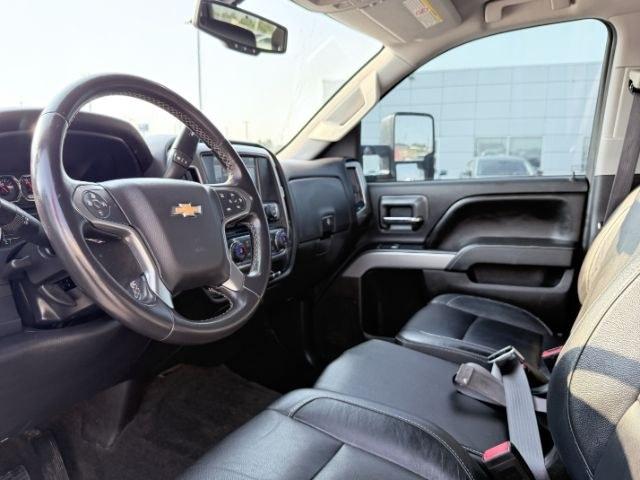 2015 SILVER /Dark Ash/Jet Black Chevrolet Silverado 3500HD (1GC4KZC85FF) with an 66L V8 16V OHV TURBO DIESEL engine, Automatic transmission, located at 1175 N Woodruff Ave, Idaho Falls, ID, 83401, 43.506901, -111.999657 - At Timberline Auto, finding a great deal on your next vehicle is always easy! Our experienced sales staff goal is to help find you the right vehicle at the right price! Our knowledgeable finance department has options for almost any credit score. We offer extended service contract options to prot- Photo#43