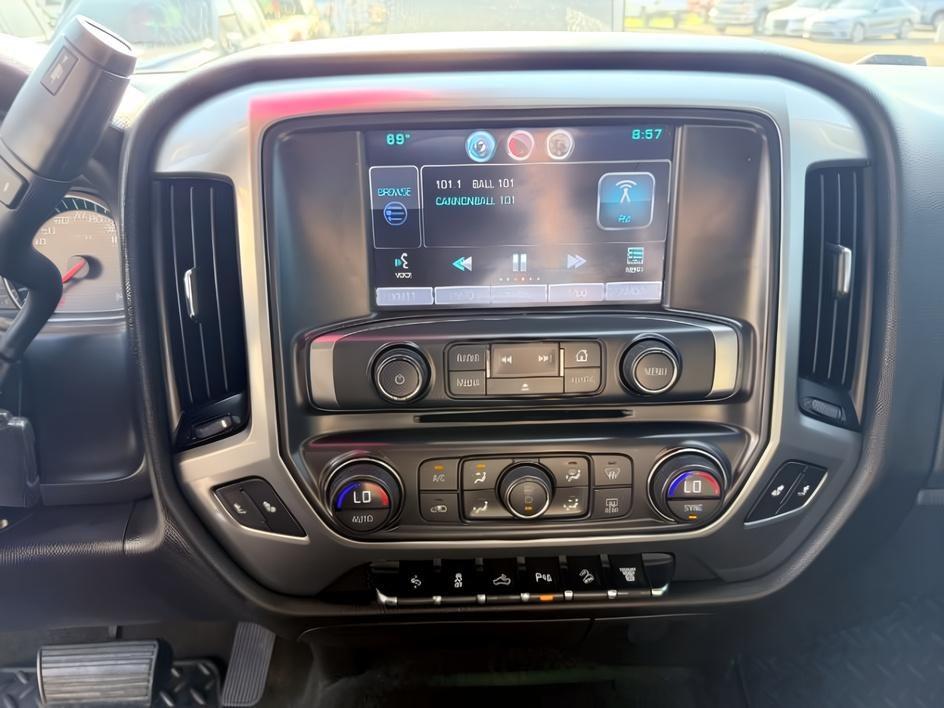 2015 SILVER /Dark Ash/Jet Black Chevrolet Silverado 3500HD (1GC4KZC85FF) with an 66L V8 16V OHV TURBO DIESEL engine, Automatic transmission, located at 1175 N Woodruff Ave, Idaho Falls, ID, 83401, 43.506901, -111.999657 - At Timberline Auto, finding a great deal on your next vehicle is always easy! Our experienced sales staff goal is to help find you the right vehicle at the right price! Our knowledgeable finance department has options for almost any credit score. We offer extended service contract options to prot- Photo#16