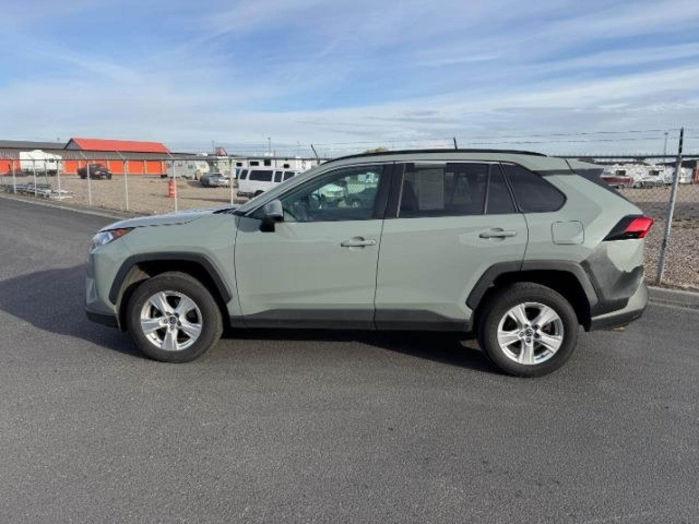 2021 GRAY /Black Toyota RAV4 XLE (2T3P1RFV9MW) with an Dynamic Force 2.5L I-4 port/direct injection engine, AUTOMATIC transmission, located at 1235 N Woodruff Ave., Idaho Falls, 83401, (208) 523-1053, 43.507172, -112.000488 - At Timberline Auto, finding a great deal on your next vehicle is always easy! Our experienced sales staff goal is to help find you the right vehicle at the right price! Our knowledgeable finance department has options for almost any credit score. We offer extended service contract options to prot - Photo#1