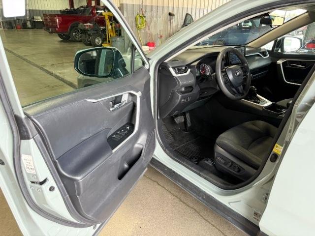 2021 GRAY /Black Toyota RAV4 (2T3P1RFV9MW) with an Dynamic Force 25L I-4 portdirect injection engine, Automatic transmission, located at 1175 N Woodruff Ave, Idaho Falls, ID, 83401, 43.506901, -111.999657 - At Timberline Auto, finding a great deal on your next vehicle is always easy! Our experienced sales staff goal is to help find you the right vehicle at the right price! Our knowledgeable finance department has options for almost any credit score. We offer extended service contract options to prot - Photo#41
