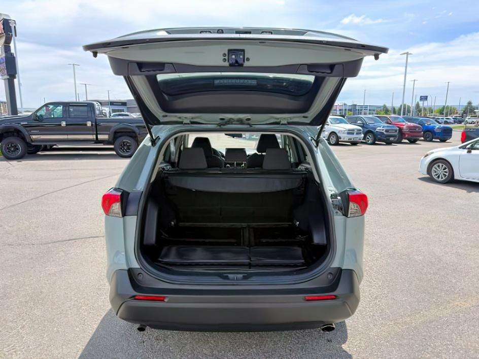2021 GRAY /Black Toyota RAV4 (2T3P1RFV9MW) with an Dynamic Force 25L I-4 portdirect injection engine, Automatic transmission, located at 1175 N Woodruff Ave, Idaho Falls, ID, 83401, 43.506901, -111.999657 - At Timberline Auto, finding a great deal on your next vehicle is always easy! Our experienced sales staff goal is to help find you the right vehicle at the right price! Our knowledgeable finance department has options for almost any credit score. We offer extended service contract options to prot - Photo#5