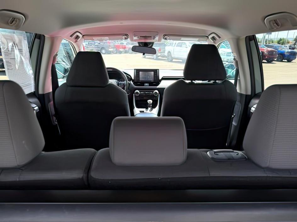 2021 GRAY /Black Toyota RAV4 (2T3P1RFV9MW) with an Dynamic Force 25L I-4 portdirect injection engine, Automatic transmission, located at 1175 N Woodruff Ave, Idaho Falls, ID, 83401, 43.506901, -111.999657 - At Timberline Auto, finding a great deal on your next vehicle is always easy! Our experienced sales staff goal is to help find you the right vehicle at the right price! Our knowledgeable finance department has options for almost any credit score. We offer extended service contract options to prot - Photo#6