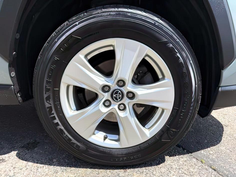 2021 GRAY /Black Toyota RAV4 (2T3P1RFV9MW) with an Dynamic Force 25L I-4 portdirect injection engine, Automatic transmission, located at 1175 N Woodruff Ave, Idaho Falls, ID, 83401, 43.506901, -111.999657 - At Timberline Auto, finding a great deal on your next vehicle is always easy! Our experienced sales staff goal is to help find you the right vehicle at the right price! Our knowledgeable finance department has options for almost any credit score. We offer extended service contract options to prot - Photo#12