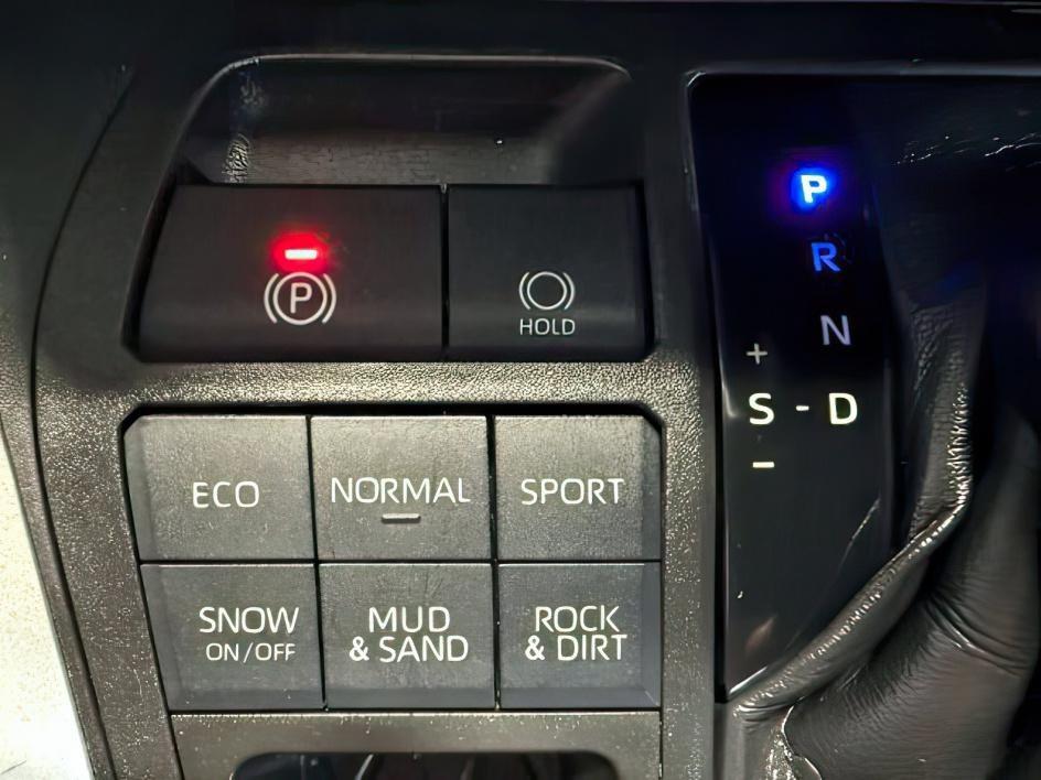2021 GRAY /Black Toyota RAV4 (2T3P1RFV9MW) with an Dynamic Force 25L I-4 portdirect injection engine, Automatic transmission, located at 1175 N Woodruff Ave, Idaho Falls, ID, 83401, 43.506901, -111.999657 - At Timberline Auto, finding a great deal on your next vehicle is always easy! Our experienced sales staff goal is to help find you the right vehicle at the right price! Our knowledgeable finance department has options for almost any credit score. We offer extended service contract options to prot - Photo#19