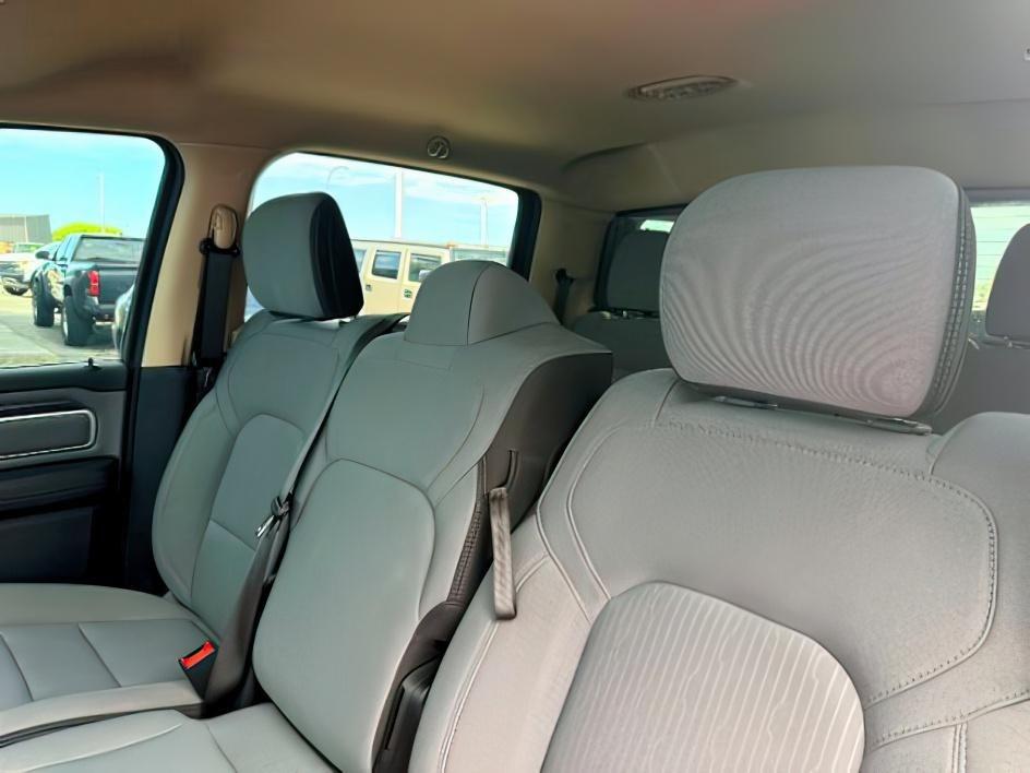 2020 BLACK /Diesel Gray/Black Ram 1500 Big Horn Crew Cab 4x4 6'4 Box (1C6SRFMM1LN) with an EcoDiesel 3L V-6 diesel direct injection engine, AUTOMATIC transmission, located at 1235 N Woodruff Ave., Idaho Falls, 83401, (208) 523-1053, 43.507172, -112.000488- Photo#22
