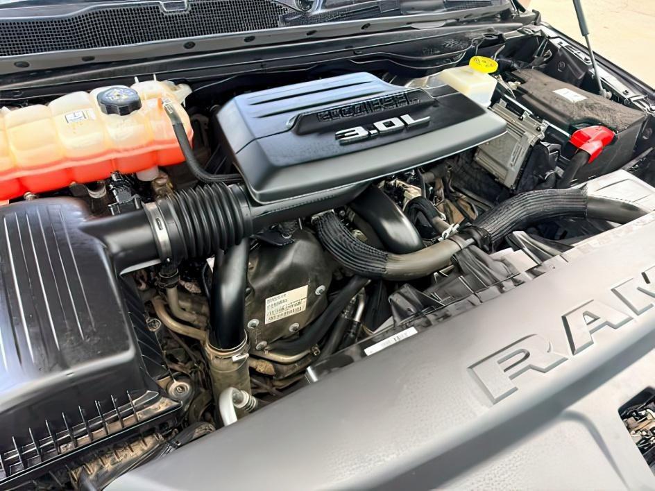 2020 BLACK /Diesel Gray/Black Ram 1500 Big Horn Crew Cab 4x4 6'4 Box (1C6SRFMM1LN) with an EcoDiesel 3L V-6 diesel direct injection engine, AUTOMATIC transmission, located at 1235 N Woodruff Ave., Idaho Falls, 83401, (208) 523-1053, 43.507172, -112.000488- Photo#29