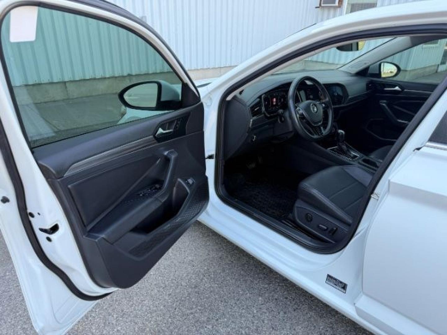 2021 WHITE /Titan Black Volkswagen Jetta 1.4T SEL (3VWE57BU6MM) with an 1.4L I-4 gasoline direct injection engine, AUTOMATIC transmission, located at 1235 N Woodruff Ave., Idaho Falls, 83401, (208) 523-1053, 43.507172, -112.000488 - Photo#38