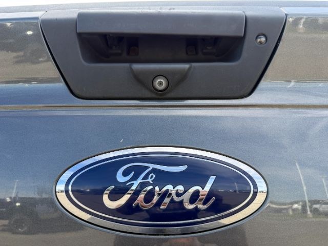 2018 GRAY /Medium Earth Gray Ford F-150 XLT (1FTFW1EG9JK) with an EcoBoost 3.5L V-6 port/direct injection engine, AUTOMATIC transmission, located at 1235 N Woodruff Ave., Idaho Falls, 83401, (208) 523-1053, 43.507172, -112.000488 - At Timberline Auto, finding a great deal on your next vehicle is always easy! Our experienced sales staff goal is to help find you the right vehicle at the right price! Our knowledgeable finance department has options for almost any credit score. We offer extended service contract options to prot- Photo#31