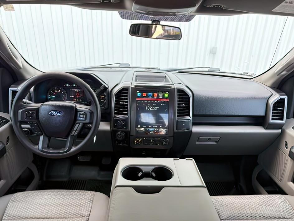 2018 GRAY /Medium Earth Gray Ford F-150 XLT (1FTFW1EG9JK) with an EcoBoost 3.5L V-6 port/direct injection engine, AUTOMATIC transmission, located at 1235 N Woodruff Ave., Idaho Falls, 83401, (208) 523-1053, 43.507172, -112.000488 - At Timberline Auto, finding a great deal on your next vehicle is always easy! Our experienced sales staff goal is to help find you the right vehicle at the right price! Our knowledgeable finance department has options for almost any credit score. We offer extended service contract options to prot- Photo#24