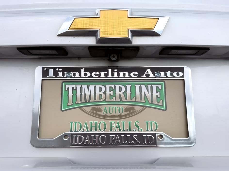 2017 Silver Ice Metallic /Jet Black/Dark Ash Chevrolet Tahoe (1GNSKBKCXHR) with an EcoTec3 53L V-8 gasoline direct injection engine, Automatic transmission, located at 1175 N Woodruff Ave, Idaho Falls, ID, 83401, 43.506901, -111.999657 - Full size SUV space and everyday family functionality come together in this 2017 Chevrolet Tahoe 4x4 equipped with a 5.3L V8 engine. Three row seating provides generous passenger capacity while maintaining flexible cargo space for luggage, groceries, sports equipment, and daily essentials. Four whee- Photo#4