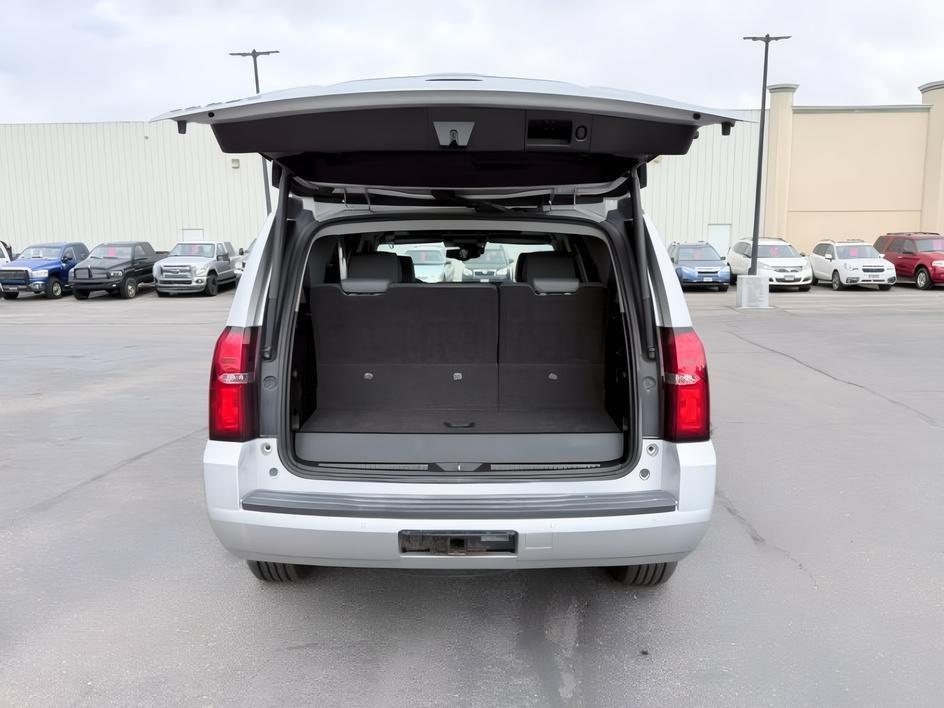 2017 Silver Ice Metallic /Jet Black/Dark Ash Chevrolet Tahoe (1GNSKBKCXHR) with an EcoTec3 53L V-8 gasoline direct injection engine, Automatic transmission, located at 1175 N Woodruff Ave, Idaho Falls, ID, 83401, 43.506901, -111.999657 - Full size SUV space and everyday family functionality come together in this 2017 Chevrolet Tahoe 4x4 equipped with a 5.3L V8 engine. Three row seating provides generous passenger capacity while maintaining flexible cargo space for luggage, groceries, sports equipment, and daily essentials. Four whee- Photo#5