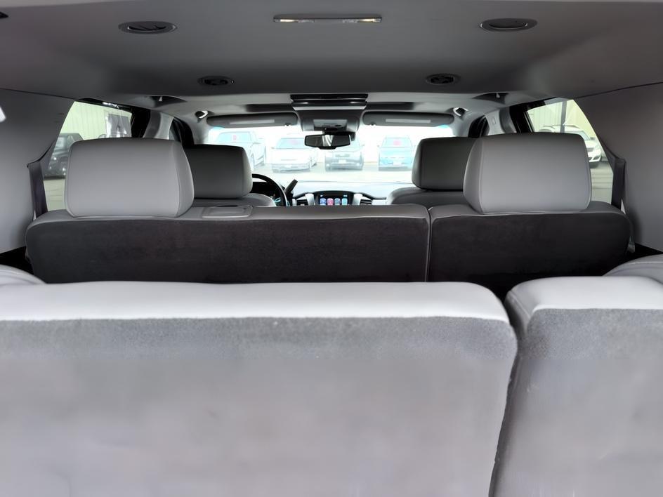 2017 Silver Ice Metallic /Jet Black/Dark Ash Chevrolet Tahoe (1GNSKBKCXHR) with an EcoTec3 53L V-8 gasoline direct injection engine, Automatic transmission, located at 1175 N Woodruff Ave, Idaho Falls, ID, 83401, 43.506901, -111.999657 - Full size SUV space and everyday family functionality come together in this 2017 Chevrolet Tahoe 4x4 equipped with a 5.3L V8 engine. Three row seating provides generous passenger capacity while maintaining flexible cargo space for luggage, groceries, sports equipment, and daily essentials. Four whee- Photo#7
