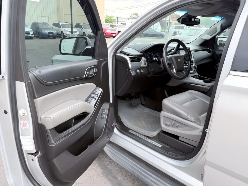 2017 Silver Ice Metallic /Jet Black/Dark Ash Chevrolet Tahoe (1GNSKBKCXHR) with an EcoTec3 53L V-8 gasoline direct injection engine, Automatic transmission, located at 1175 N Woodruff Ave, Idaho Falls, ID, 83401, 43.506901, -111.999657 - Full size SUV space and everyday family functionality come together in this 2017 Chevrolet Tahoe 4x4 equipped with a 5.3L V8 engine. Three row seating provides generous passenger capacity while maintaining flexible cargo space for luggage, groceries, sports equipment, and daily essentials. Four whee- Photo#14