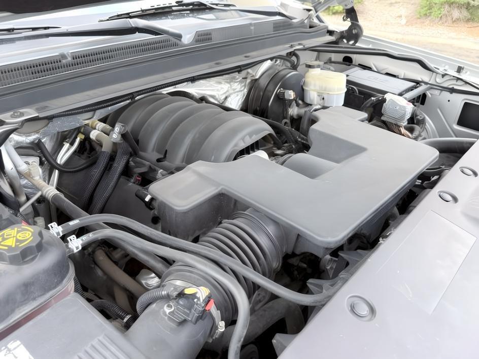 2017 Silver Ice Metallic /Jet Black/Dark Ash Chevrolet Tahoe (1GNSKBKCXHR) with an EcoTec3 53L V-8 gasoline direct injection engine, Automatic transmission, located at 1175 N Woodruff Ave, Idaho Falls, ID, 83401, 43.506901, -111.999657 - Full size SUV space and everyday family functionality come together in this 2017 Chevrolet Tahoe 4x4 equipped with a 5.3L V8 engine. Three row seating provides generous passenger capacity while maintaining flexible cargo space for luggage, groceries, sports equipment, and daily essentials. Four whee- Photo#29