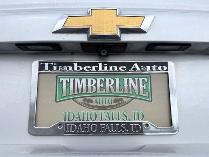 2017 Silver Ice Metallic /Jet Black/Dark Ash Chevrolet Tahoe LT (1GNSKBKCXHR) with an V8, 5.3L engine, 6-speed automatic transmission, located at 1175 N Woodruff Ave, Idaho Falls, ID, 83401, 43.506901, -111.999657 - <b>Vehicle Details</b><br>Looking for a capable full-size SUV with premium comfort and proven performance? This pre-owned 2017 Chevrolet Tahoe LT 4WD is ready for your next adventure in Idaho Falls, ID. Powered by a robust V8 5.3L gasoline engine, this Chevrolet Tahoe delivers confident acceleration- Photo#4