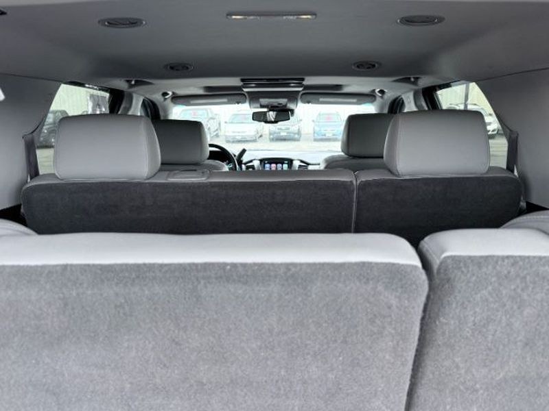 2017 Silver Ice Metallic /Jet Black/Dark Ash Chevrolet Tahoe LT (1GNSKBKCXHR) with an V8, 5.3L engine, 6-speed automatic transmission, located at 1175 N Woodruff Ave, Idaho Falls, ID, 83401, 43.506901, -111.999657 - <b>Vehicle Details</b><br>Looking for a capable full-size SUV with premium comfort and proven performance? This pre-owned 2017 Chevrolet Tahoe LT 4WD is ready for your next adventure in Idaho Falls, ID. Powered by a robust V8 5.3L gasoline engine, this Chevrolet Tahoe delivers confident acceleration- Photo#7