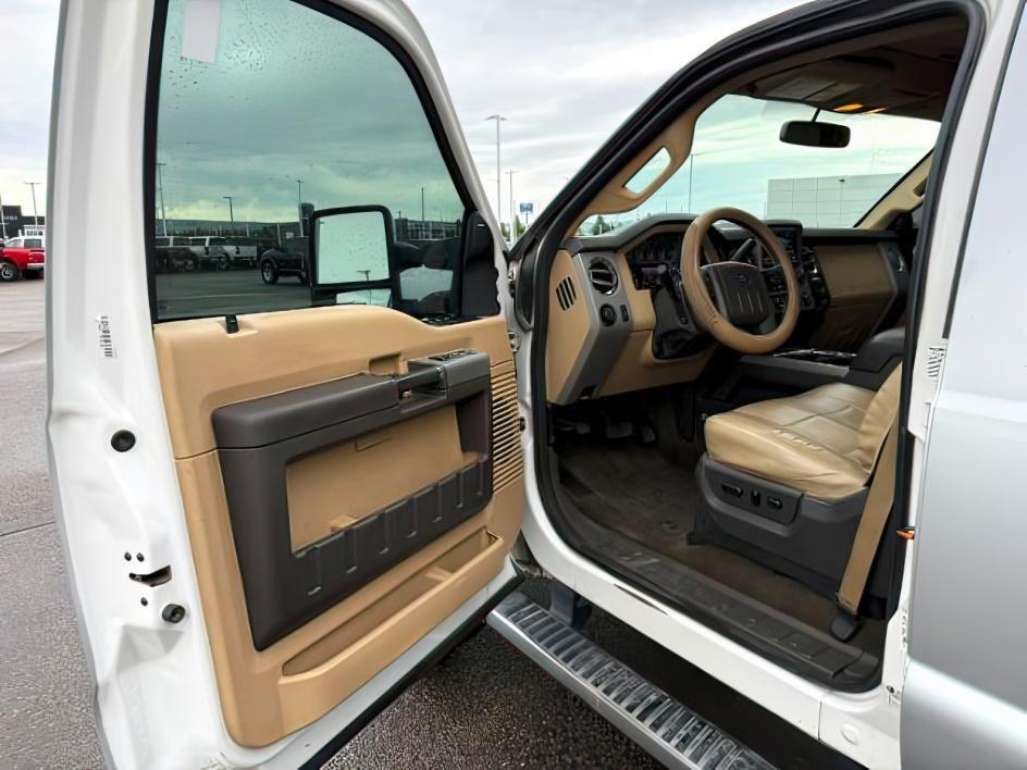 2013 SILVER /Black Ford F-350 (1FT8W3BT9DE) with an 67L engine, Automatic transmission, located at 1175 N Woodruff Ave, Idaho Falls, ID, 83401, 43.506901, -111.999657 - At Timberline Auto, finding a great deal on your next vehicle is always easy! Our experienced sales staff goal is to help find you the right vehicle at the right price! Our knowledgeable finance department has options for almost any credit score. We offer extended service contract options to prot - Photo#12