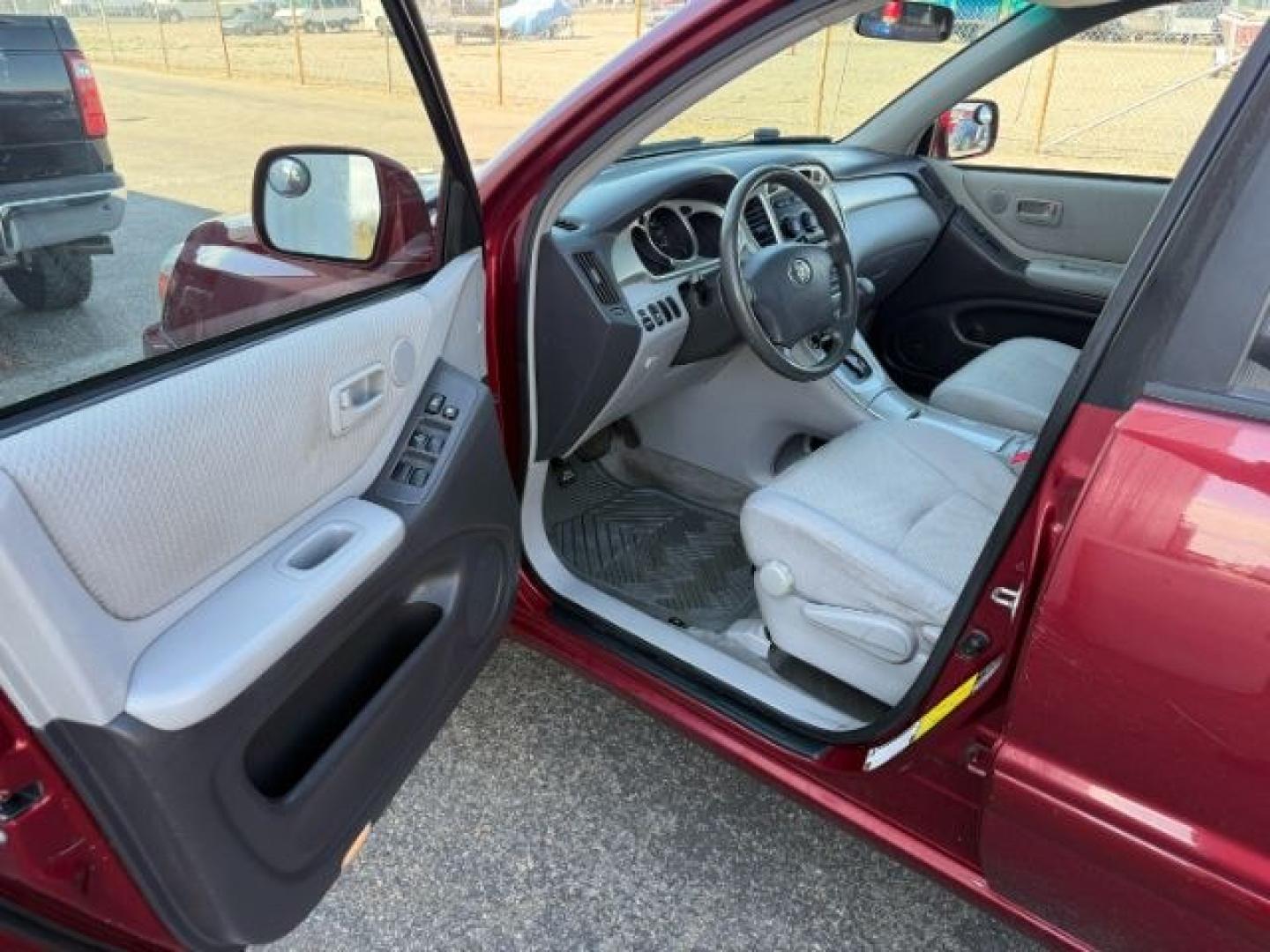 2007 RED /Ivory Toyota Highlander (JTEHP21A570) with an 33L V-6 DOHC engine, Automatic transmission, located at 1175 N Woodruff Ave, Idaho Falls, ID, 83401, 43.506901, -111.999657- Photo#35