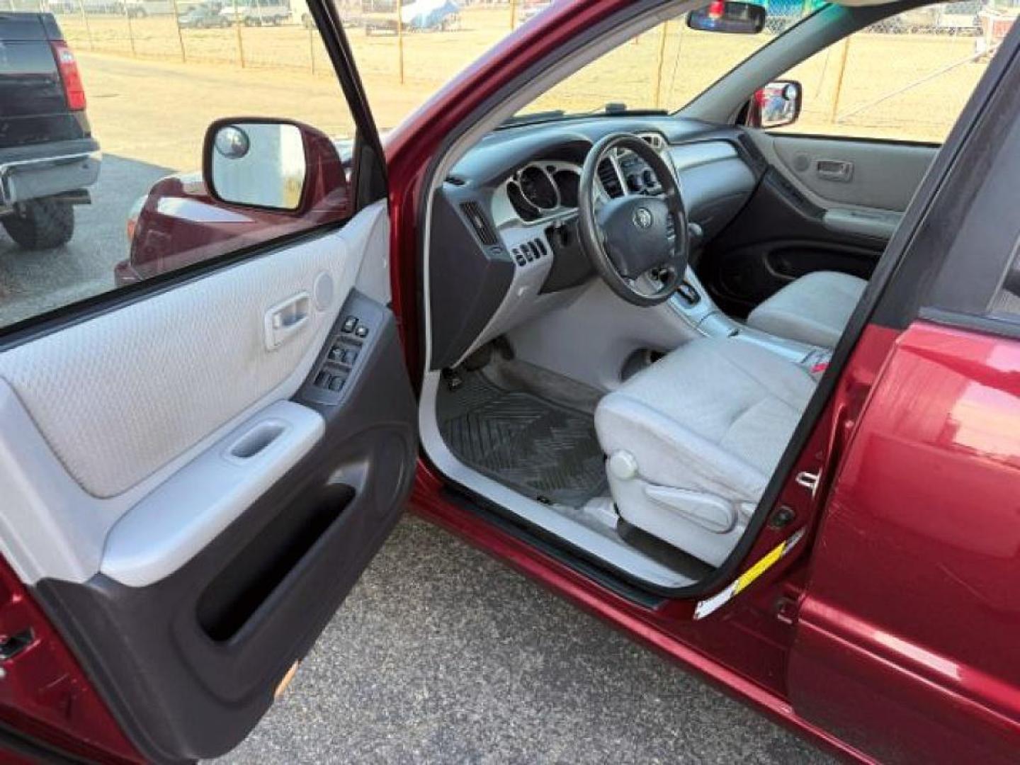 2007 RED /Ivory Toyota Highlander (JTEHP21A570) with an 33L V-6 DOHC engine, Automatic transmission, located at 1175 N Woodruff Ave, Idaho Falls, ID, 83401, 43.506901, -111.999657- Photo#12