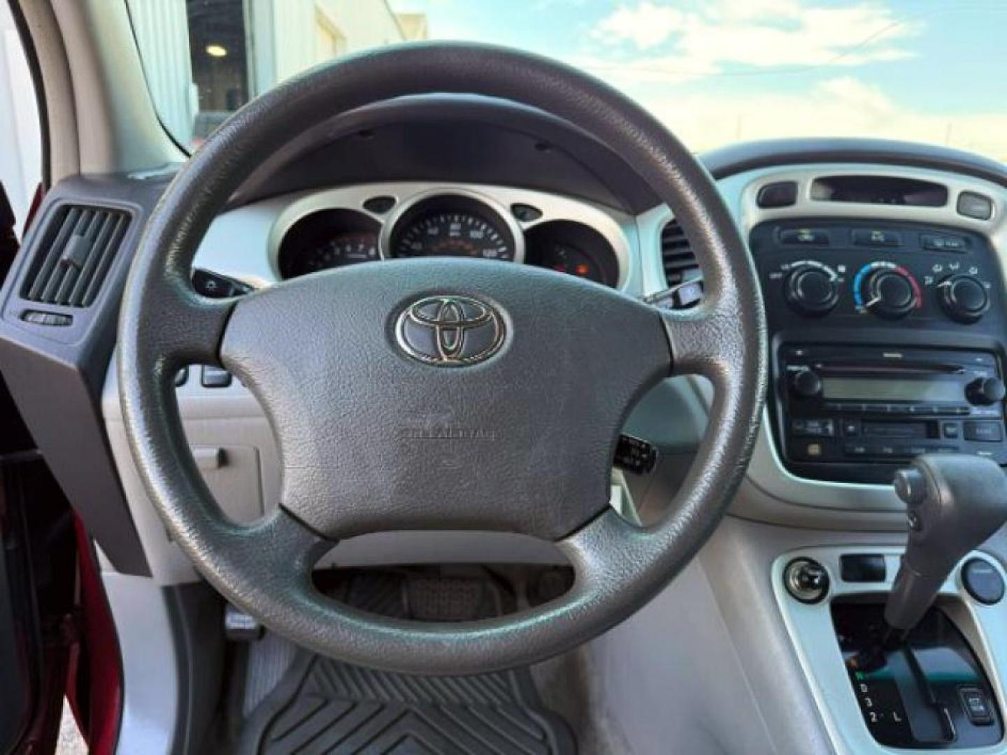 2007 RED /Ivory Toyota Highlander (JTEHP21A570) with an 33L V-6 DOHC engine, Automatic transmission, located at 1175 N Woodruff Ave, Idaho Falls, ID, 83401, 43.506901, -111.999657- Photo#15