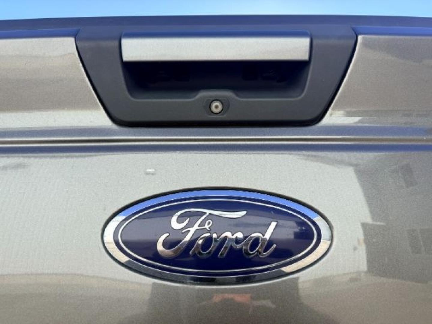2015 GRAY /CLOTH Ford F-150 (1FTEW1EG4FK) with an 35L V6 ECOBOOST engine, Automatic transmission, located at 1175 N Woodruff Ave, Idaho Falls, ID, 83401, 43.506901, -111.999657 - At Timberline Auto, finding a great deal on your next vehicle is always easy! Our experienced sales staff goal is to help find you the right vehicle at the right price! Our knowledgeable finance department has options for almost any credit score. We offer extended service contract options to prot- Photo#4