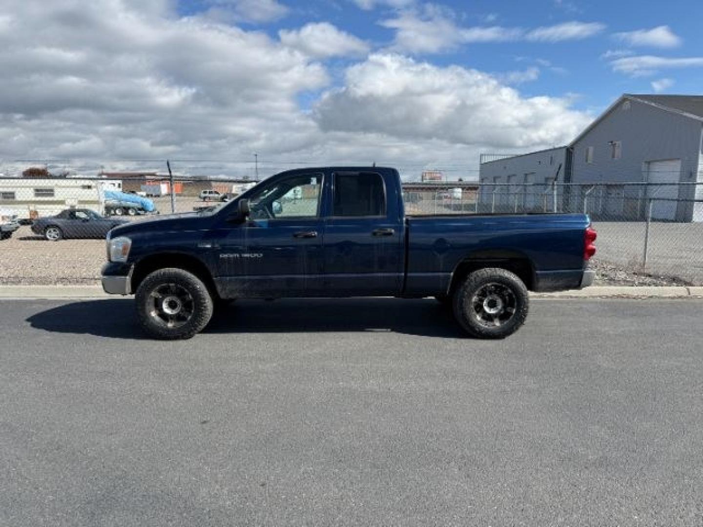 2007 BLUE /GREY Dodge Ram 1500 (1D7HU18207S) with an HEMI Magnum 57L V-8 regular unleaded engine, Automatic transmission, located at 1175 N Woodruff Ave, Idaho Falls, ID, 83401, 43.506901, -111.999657 - At Timberline Auto, finding a great deal on your next vehicle is always easy! Our experienced sales staff goal is to help find you the right vehicle at the right price! Our knowledgeable finance department has options for almost any credit score. We offer extended service contract options to prot - Photo#0
