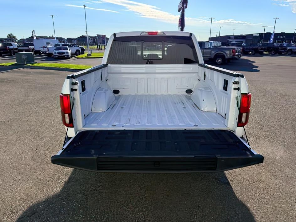 2018 WHITE /Medium Earth Gray Ford F-150 LARIAT (1FTEW1EG7JK) with an EcoBoost 3.5L V-6 port/direct injection engine, AUTOMATIC transmission, located at 1235 N Woodruff Ave., Idaho Falls, 83401, (208) 523-1053, 43.507172, -112.000488 - When you need a pickup that's ready for both the workweek and the weekend, this 2018 Ford F-150 checks the right boxes. Equipped with the responsive 3.5L EcoBoost V6, dependable 4WD, and a roomy SuperCrew cab, it offers the space and performance that make everyday tasks easier. Whether you're haulin- Photo#5
