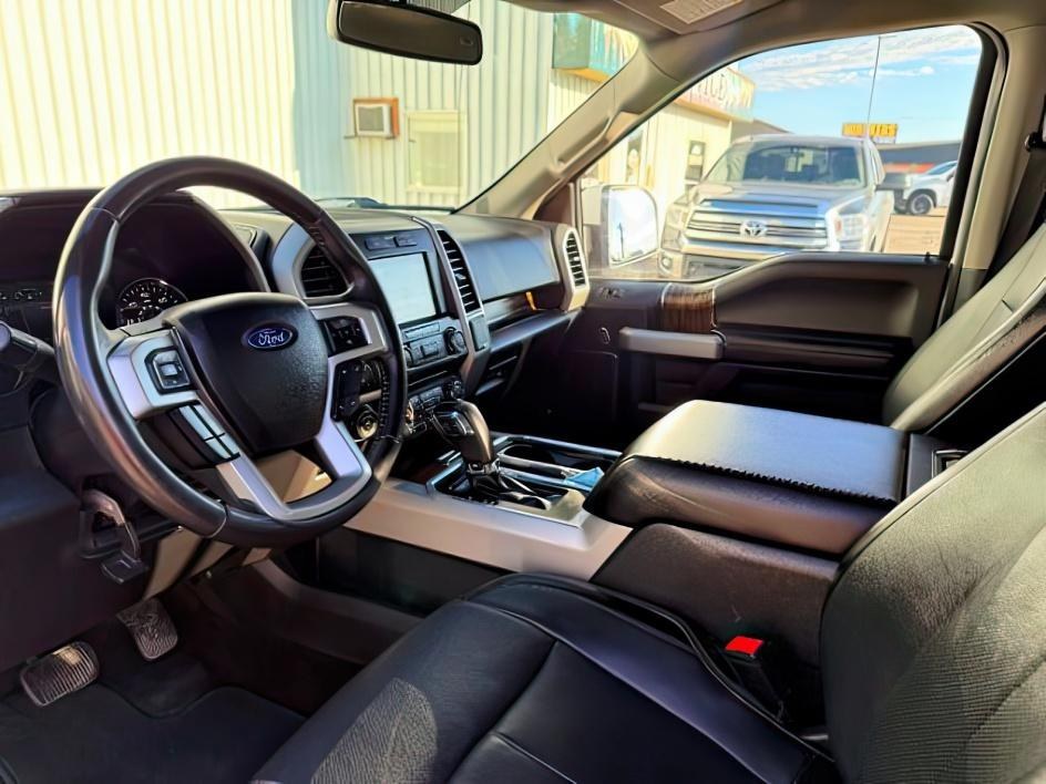 2018 WHITE /Medium Earth Gray Ford F-150 LARIAT (1FTEW1EG7JK) with an EcoBoost 3.5L V-6 port/direct injection engine, AUTOMATIC transmission, located at 1235 N Woodruff Ave., Idaho Falls, 83401, (208) 523-1053, 43.507172, -112.000488 - When you need a pickup that's ready for both the workweek and the weekend, this 2018 Ford F-150 checks the right boxes. Equipped with the responsive 3.5L EcoBoost V6, dependable 4WD, and a roomy SuperCrew cab, it offers the space and performance that make everyday tasks easier. Whether you're haulin- Photo#14