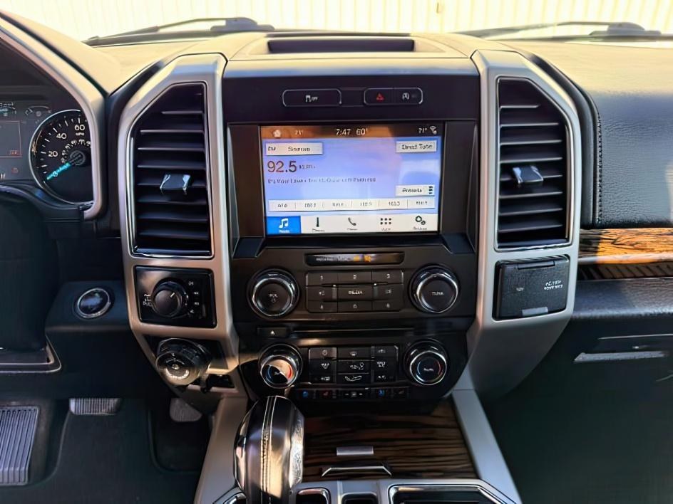 2018 WHITE /Medium Earth Gray Ford F-150 LARIAT (1FTEW1EG7JK) with an EcoBoost 3.5L V-6 port/direct injection engine, AUTOMATIC transmission, located at 1235 N Woodruff Ave., Idaho Falls, 83401, (208) 523-1053, 43.507172, -112.000488 - When you need a pickup that's ready for both the workweek and the weekend, this 2018 Ford F-150 checks the right boxes. Equipped with the responsive 3.5L EcoBoost V6, dependable 4WD, and a roomy SuperCrew cab, it offers the space and performance that make everyday tasks easier. Whether you're haulin- Photo#16