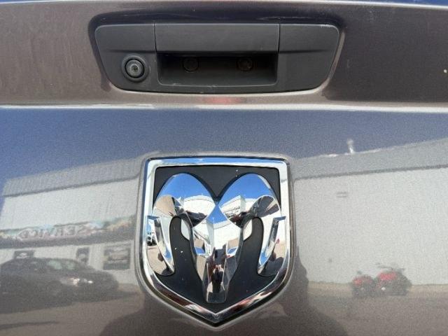 2019 GRAY /Diesel Gray/Black Ram 1500 Classic Big Horn Crew Cab 4x4 5'7 Box (1C6RR7LT6KS) with an HEMI 5.7L V-8 variable valve control engine, AUTOMATIC transmission, located at 1235 N Woodruff Ave., Idaho Falls, 83401, (208) 523-1053, 43.507172, -112.000488 - At Timberline Auto, finding a great deal on your next vehicle is always easy! Our experienced sales staff goal is to help find you the right vehicle at the right price! Our knowledgeable finance department has options for almost any credit score. We offer extended service contract options to prot- Photo#31