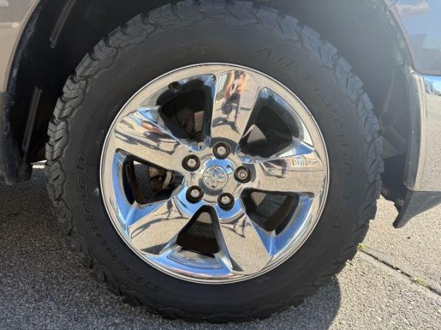 2019 GRAY /Diesel Gray/Black Ram 1500 Classic Big Horn Crew Cab 4x4 5'7 Box (1C6RR7LT6KS) with an HEMI 5.7L V-8 variable valve control engine, AUTOMATIC transmission, located at 1235 N Woodruff Ave., Idaho Falls, 83401, (208) 523-1053, 43.507172, -112.000488 - At Timberline Auto, finding a great deal on your next vehicle is always easy! Our experienced sales staff goal is to help find you the right vehicle at the right price! Our knowledgeable finance department has options for almost any credit score. We offer extended service contract options to prot- Photo#38