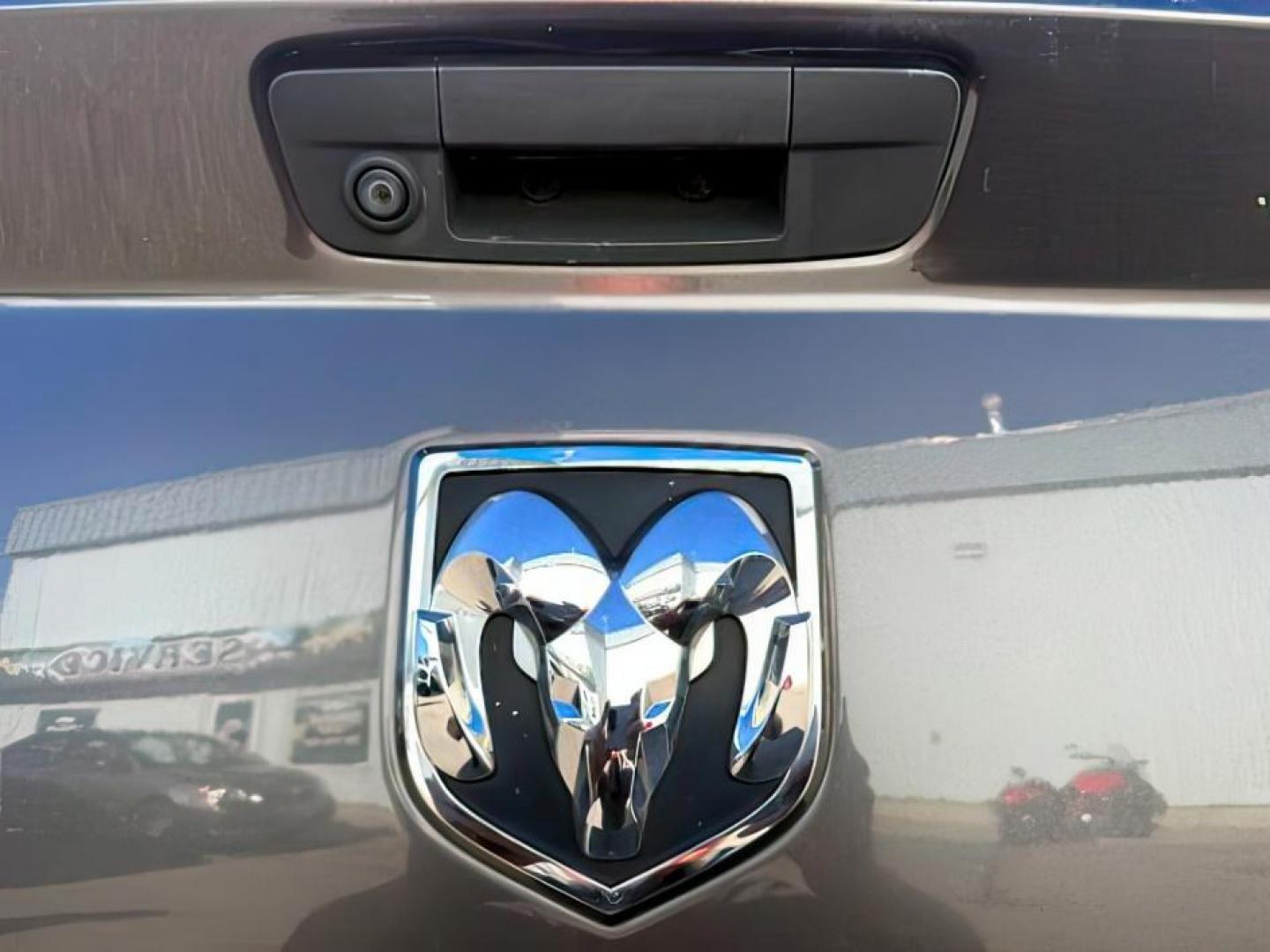 2019 GRAY /Diesel Gray/Black Ram 1500 Classic (1C6RR7LT6KS) with an HEMI 57L V-8 variable valve control engine, Automatic transmission, located at 1175 N Woodruff Ave, Idaho Falls, ID, 83401, 43.506901, -111.999657 - At Timberline Auto, finding a great deal on your next vehicle is always easy! Our experienced sales staff goal is to help find you the right vehicle at the right price! Our knowledgeable finance department has options for almost any credit score. We offer extended service contract options to prot - Photo#4
