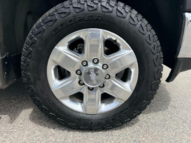 2020 BLUE /Gideon/Very Dark Atmosphere Chevrolet Silverado 2500HD 4WD Crew Cab Long Bed LTZ (1GC4YPEY7LF) with an Duramax 6.6L V-8 diesel direct injection engine, AUTOMATIC transmission, located at 1235 N Woodruff Ave., Idaho Falls, 83401, (208) 523-1053, 43.507172, -112.000488 - Heavy duty strength and diesel performance come together in this 2020 Chevrolet Silverado 2500HD Crew Cab 4x4 equipped with the 6.6L Duramax turbo diesel engine. Built for demanding towing and hauling needs, this 2500HD delivers the capability truck buyers expect when moving heavy trailers, equipmen- Photo#41
